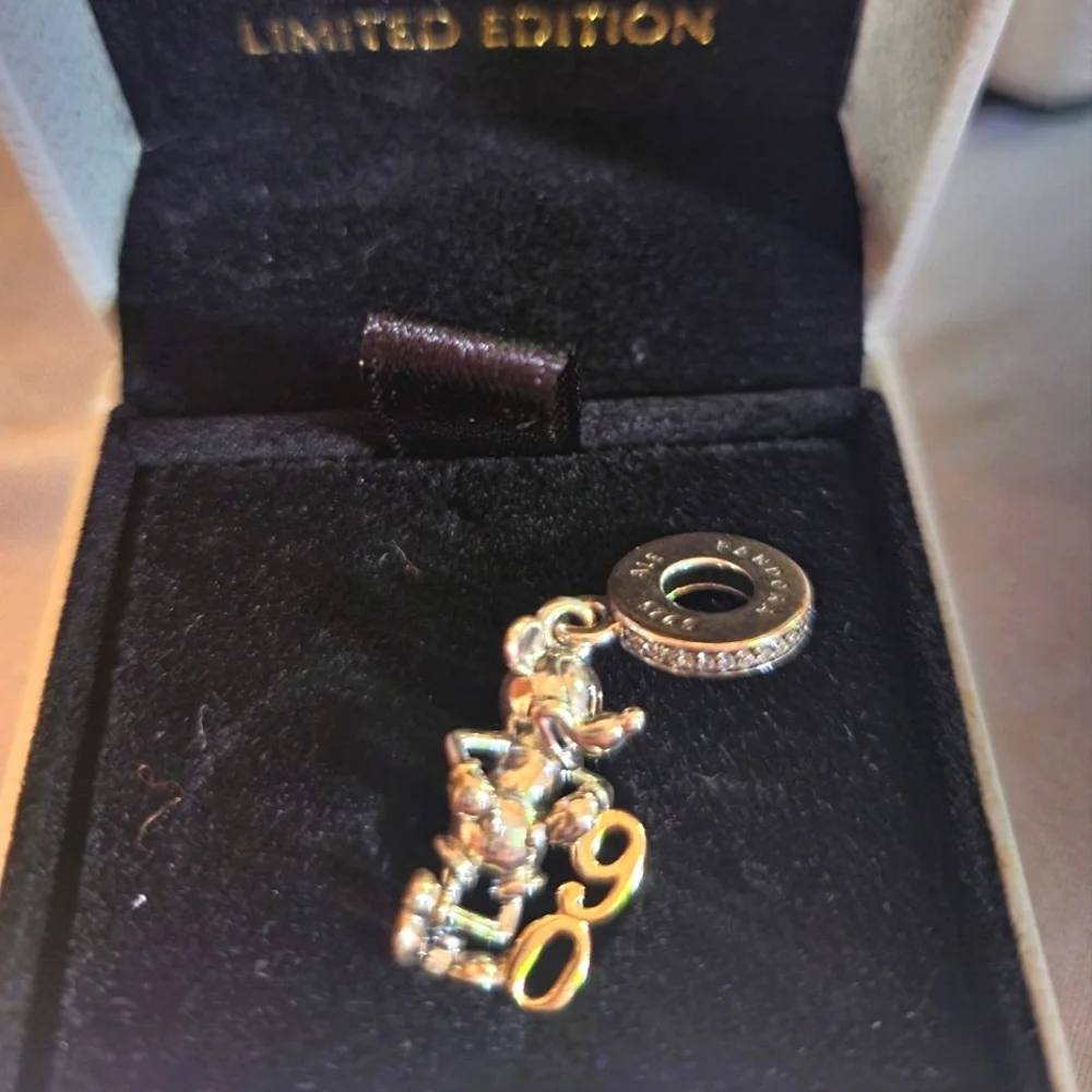 Authentic Pandora Mickey Mouse 90 years limited edition with box - Picture 3 of 7